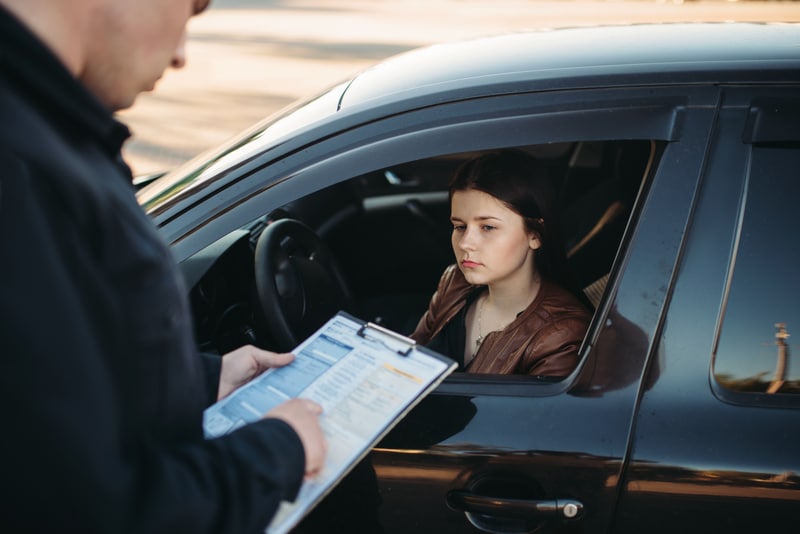 Driver getting a traffic ticket